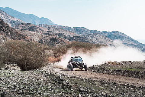 يزيد الراجحي يخطف صدارة المرحلة الأولى لـ"باها جدة تويوتا" ويقترب من حسم اللقب