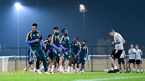 لاعبو المنتخب السعودي الأول لكرة القدم خلال الحصة التدريبية