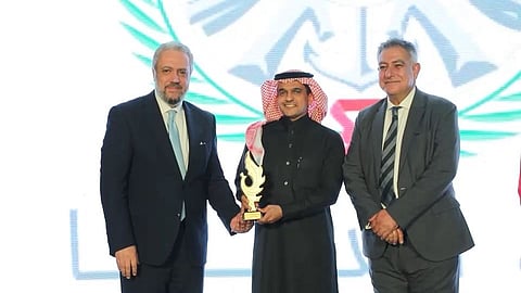 "الدفاع" تفوز بجائزة أفضل تواصل استراتيجي في قمة ICON 2025