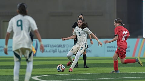 
جانب من لقاء المنتخب السعودي للفتيات تحت 15 عامًا لكرة القدم ونظيره الفلسطيني