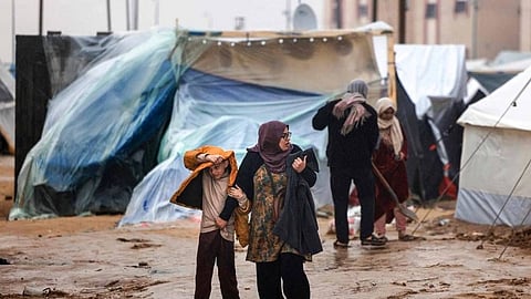 تحذيرات من كارثة تهدّد آلاف النازحين في غزة جرّاء عاصفة جوية