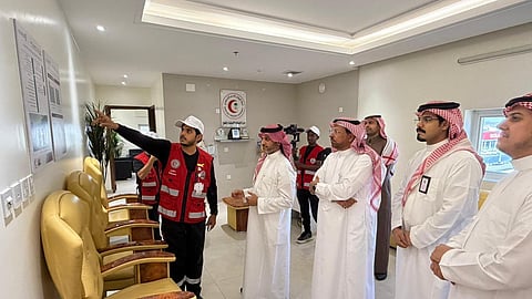 رئيس الهلال الأحمر يزور نجران ويطّلع على جاهزية المراكز الإسعافية ومشاريع التطوير