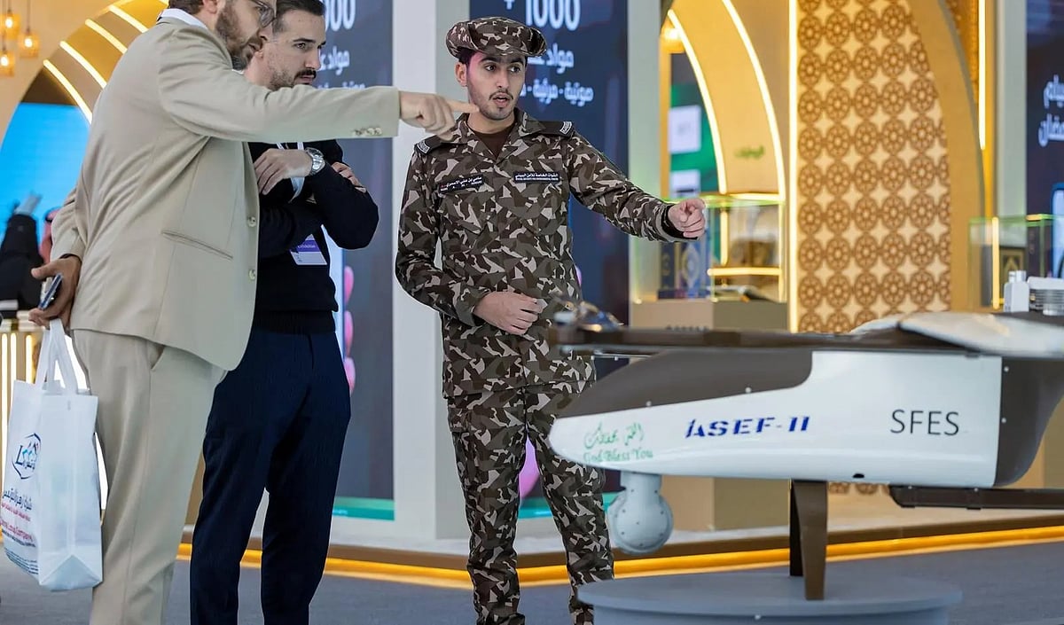 الأمن البيئي يستعرض طائرة "عاصف 2" بتقنيات الذكاء الاصطناعي في معرض "صنع في السعودية"