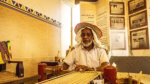 محافظة الطوال تُبرز هويتها في "هذي جازان" عبر مجسّم منفذها البري وتراثها الأصيل