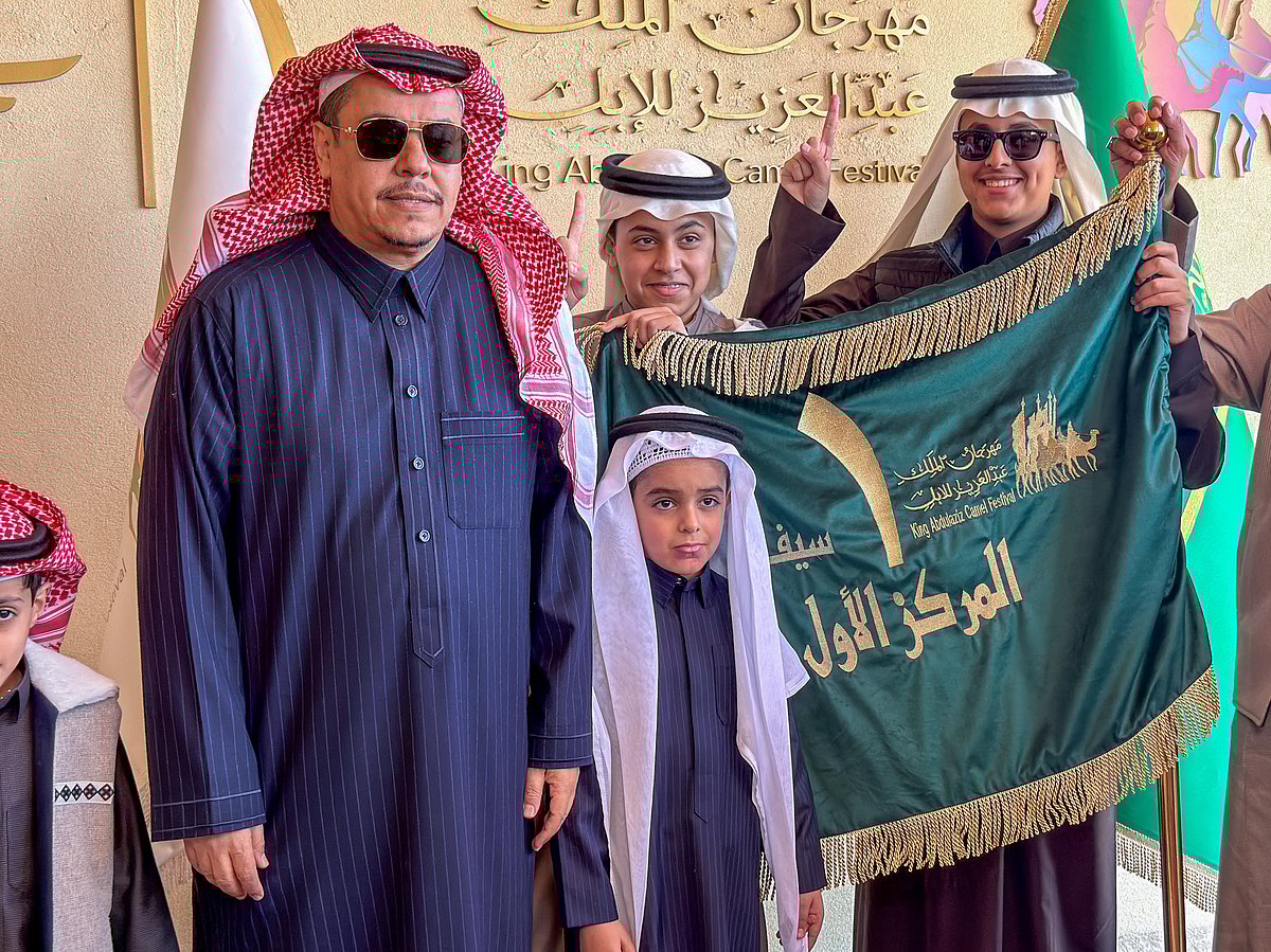 الموسى يحقق الفوز الرابع تواليًا بسيف الملك للوضح في مهرجان الإبل