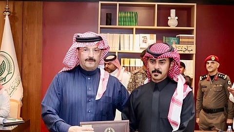 أمير عسير يزور متبرعًا بكليته لامرأة لا يعرفها تقديرًا لمبادرته