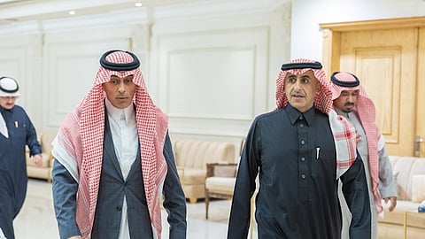 وكيل إمارة الشرقية يعزي يوسف السعد في وفاة شقيقه