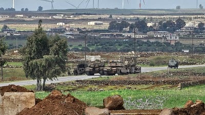 الاحتلال الإسرائيلي يتوغل في ريف القنيطرة ويقيم حواجز مؤقتة