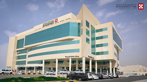 مستشفى الدكتور سليمان الحبيب بالقصيم يُعيد ثلاثينية لحياتها الطبيعية ويستأصل ورم ضخم بالمنظار 