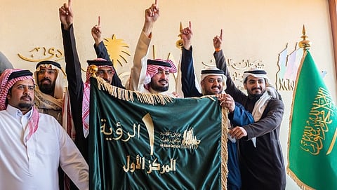 بن جلبان يحصد بيرق "الرؤيا" بلون الوضح بمهرجان الملك عبدالعزيز للإبل ويتصدر أول شوط باسمه