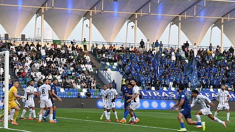 جانب من لقاء الشباب والفتح 