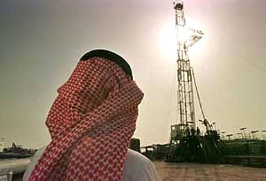 اقتصاديون لـ "سبق": ​ناقوس الخطر يدق​ .. ولا بُدَّ​ ​​​من ​تنويع ​الاقتصاد السعودي​