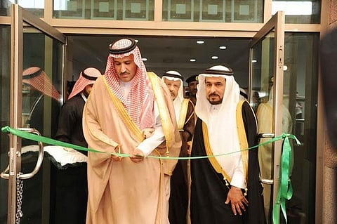 أمير المدينة يفتتح الملتقى الأوّل للاعتماد المدرسي