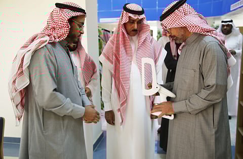 مدير جامعة  حائل يدشن الأنظمة الجديدة في المكتبة المركزية