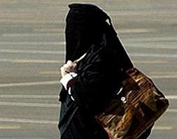مواطنة تكتشف بالصدفة أنها موظفة حكومية منذ 13 عاماً