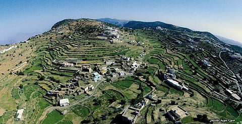 بالصور.. سبق ترصد طبيعة خلابة لقرية آل عبيد بـ"بللسمر"