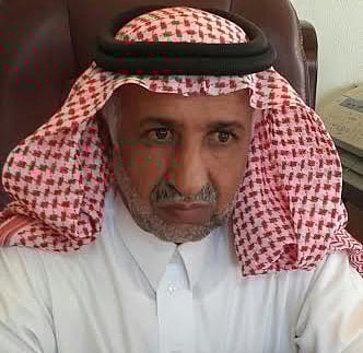 بلدية خميس مشيط تسحب 30 سيارة متهالكة من سوق الدرب