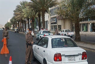 بالصور.. حجز 1700 مركبة و42 ألف مخالفة خلال شهر بـالمدينة