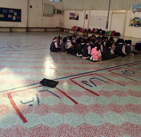 بالصور.. "الابتدائية 400" بالرياض فريسة البئر و"الطبلون " الخطير