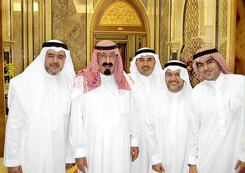 "أنس ومحمد القرشي": السعودية في عهد المليك قفزت لمصاف الدول الكبرى >>
