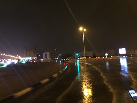 الآن.. أمطار متوسطة إلى غزيرة على مدن الشرقية