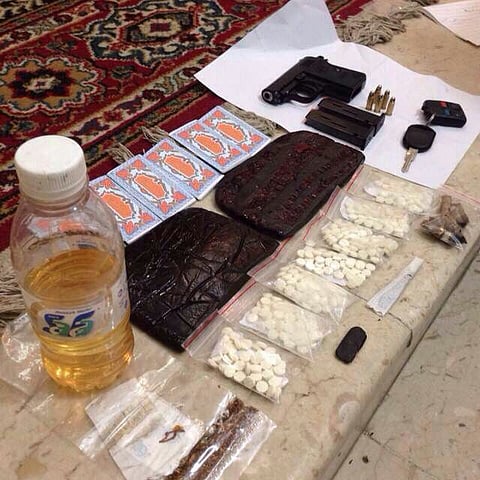 "مروّج مخدرات عنود الطائف" يقع في قبضة الأمن