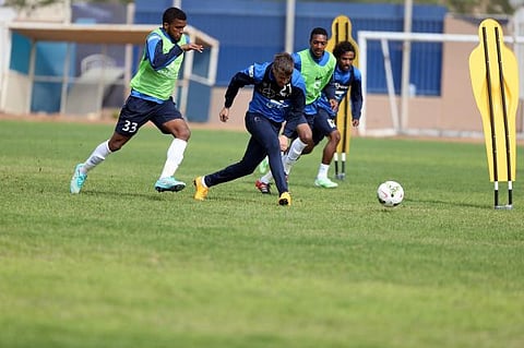 نيفيز يُفاجئ الهلاليين بإصابة جديدة في عضلة الساق