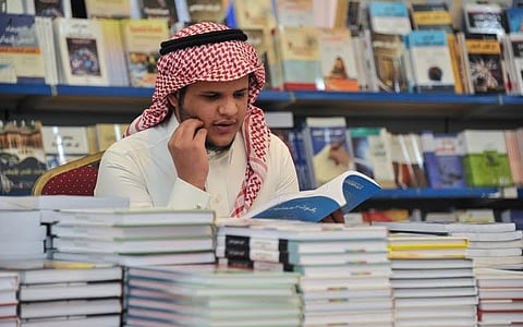 14 ألف عنوان في معرض الكتاب والحاسب بجامعة الباحة
