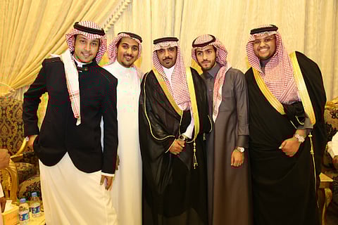 الزميل "العجمي" يحتفل بزفافه