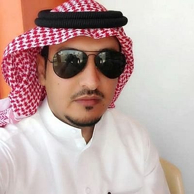 "الرشيدي" ينال لقب "الموظف المتميز"