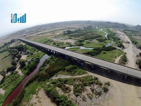 شاهد.. "سبق" ترصد مشهداً أفقياً خلاباً لوادي "الفطيحة" ببيش