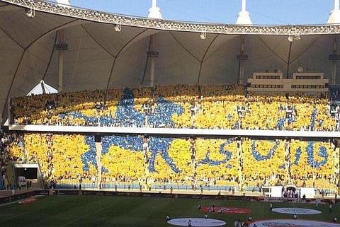 بالصور.. جماهير النصر والأهلي يقدّمان لوحات جمالية في "الدرة" و"الجوهرة"