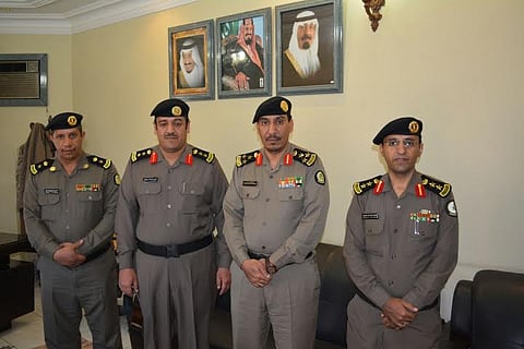 "السليس" يقلد عدداً من الضباط رتبهم الجديدة