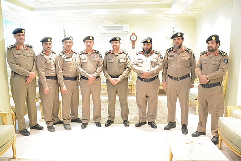 "آل سيف" يقلّد عدداً من ضباط "مدني عسير" رتبهم جديدة