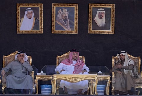 بعد الدرجة الأولى .. عبدالله بن مساعد يحضر مباراة لـ"السلة"