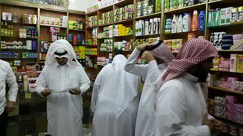 بالصور.. ضبط أكثر من 2350 عبوة أدوية جنسية ومخدرة بمكة