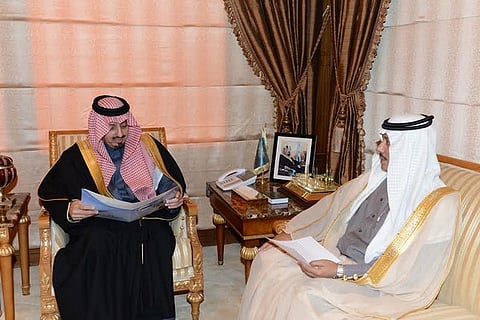 أمير عسير يطلع على التقرير السنوي للحركة الجوية بمطار أبها