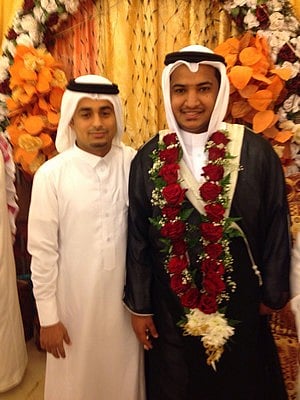 "عواجي" يحتفل بزفافه