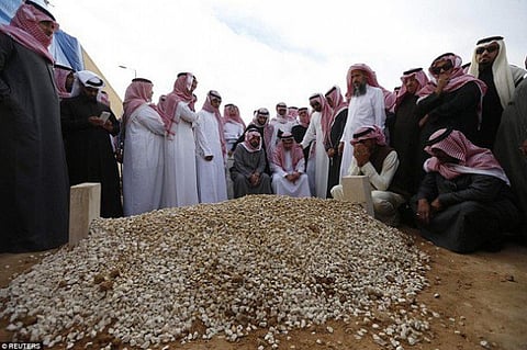 مواطنون يؤجلون أفراحهم وآخرون يلغون مظاهر الفرح في الطائف 