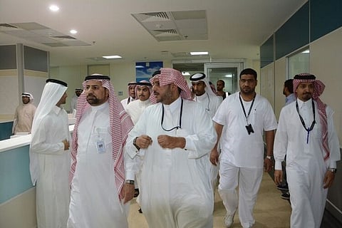 بالصور.. نقل مرضى مستشفى المؤسس بمكة للمبنى الجديد في 40 دقيقة