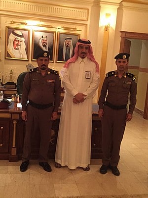 محافظ الليث يقلد "المالكي" رتبة رئيس رقباء