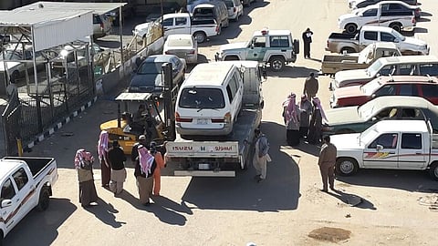  بلدية طبرجل تزيل 70 سيارة ومعدة تالفة من الشوارع والميادين العامة