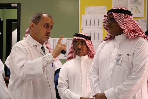 جولة "السهلي" تؤمن أطباء تخدير وكلى لـ"فرسان"