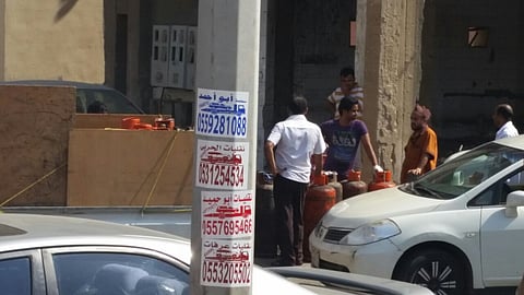 سوق سوداء وأزمة غاز مفتعلة تديرها عمالة وافدة مع مراكز بجدة