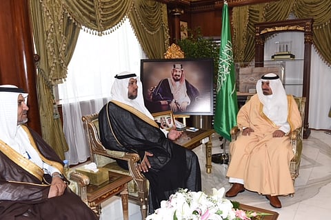 أمير نجران يطمئن على وضع المدارس القريبة من الحدود اليمنية