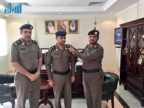 مدير "مدني المجمعة" يقلّد "أبا نمي" رتبة مقدم 