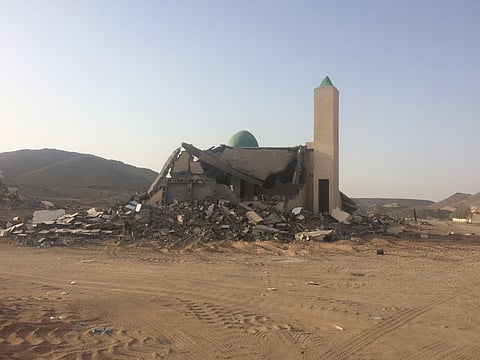 معدات أمانة جدة تهدم مسجداً و ٥٠ منزلاً بحي "غولاء" شمال المحافظة