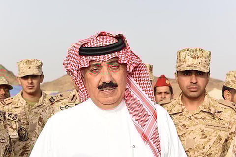 شاهد: فجراً .. "متعب بن عبدالله" يزور بواسل "الحرس" بالحد الجنوبي