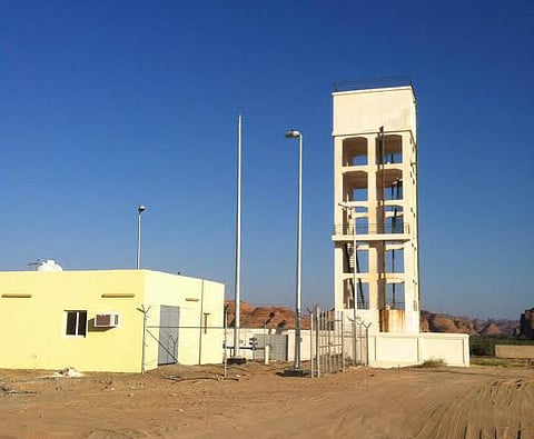 "السقيا المجانية" تنقذ سكان "قراقر العلا" بالمدينة من العطش