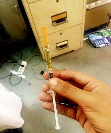 مكة.. أمن الطرق يضبط مطلوباً وآخر معه إبرة هيروين